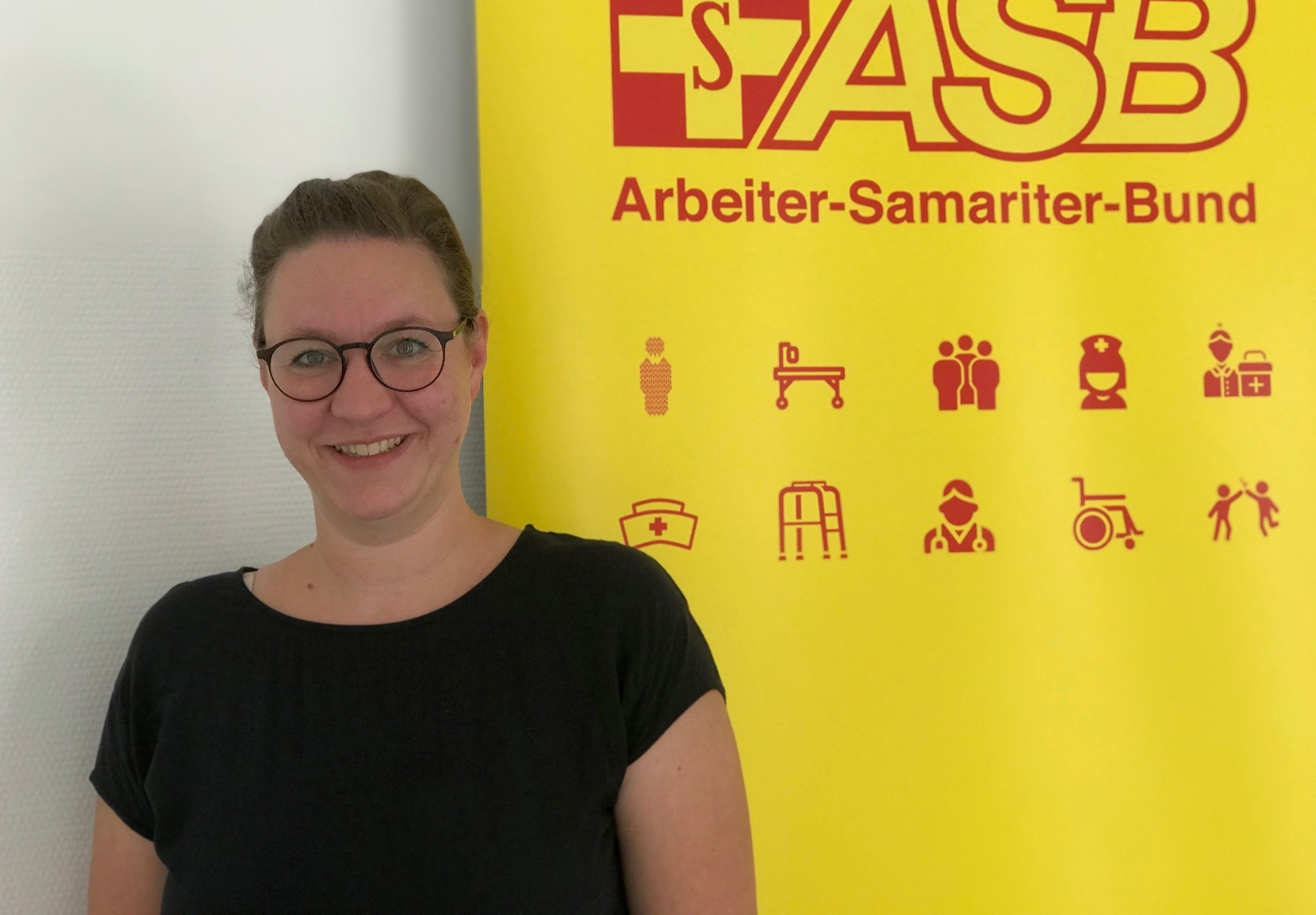 Frauke Pfeiffer mit Logo2.jpg