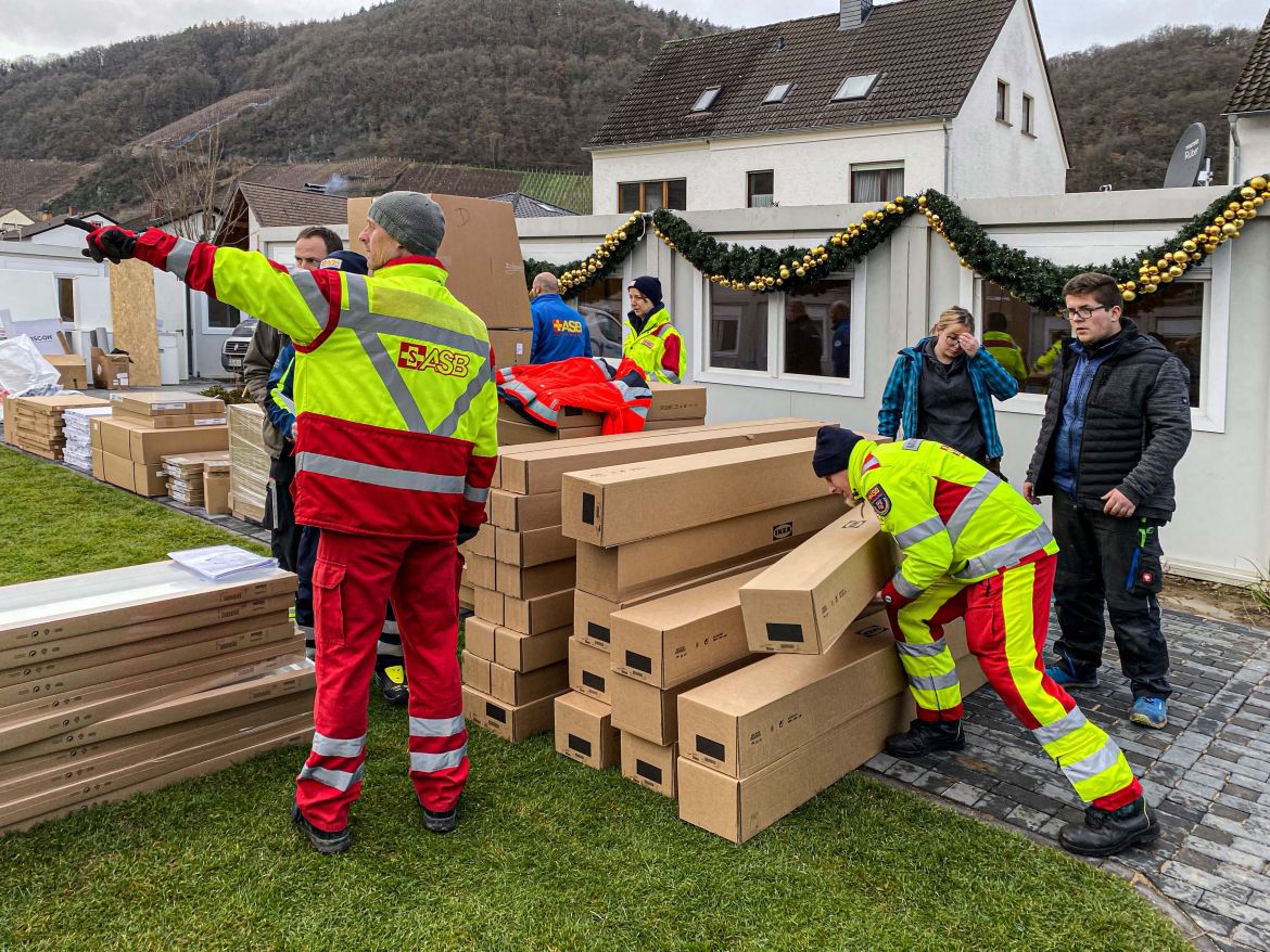 Anlieferung Möbelpakete_Helferaktion.jpg